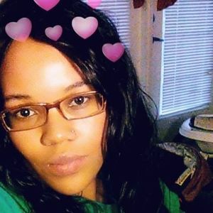 Meet your Posher, Desiree